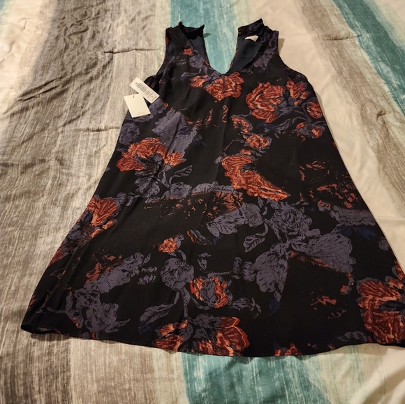 Wilfred Dresses & Skirts - Dress - never worn